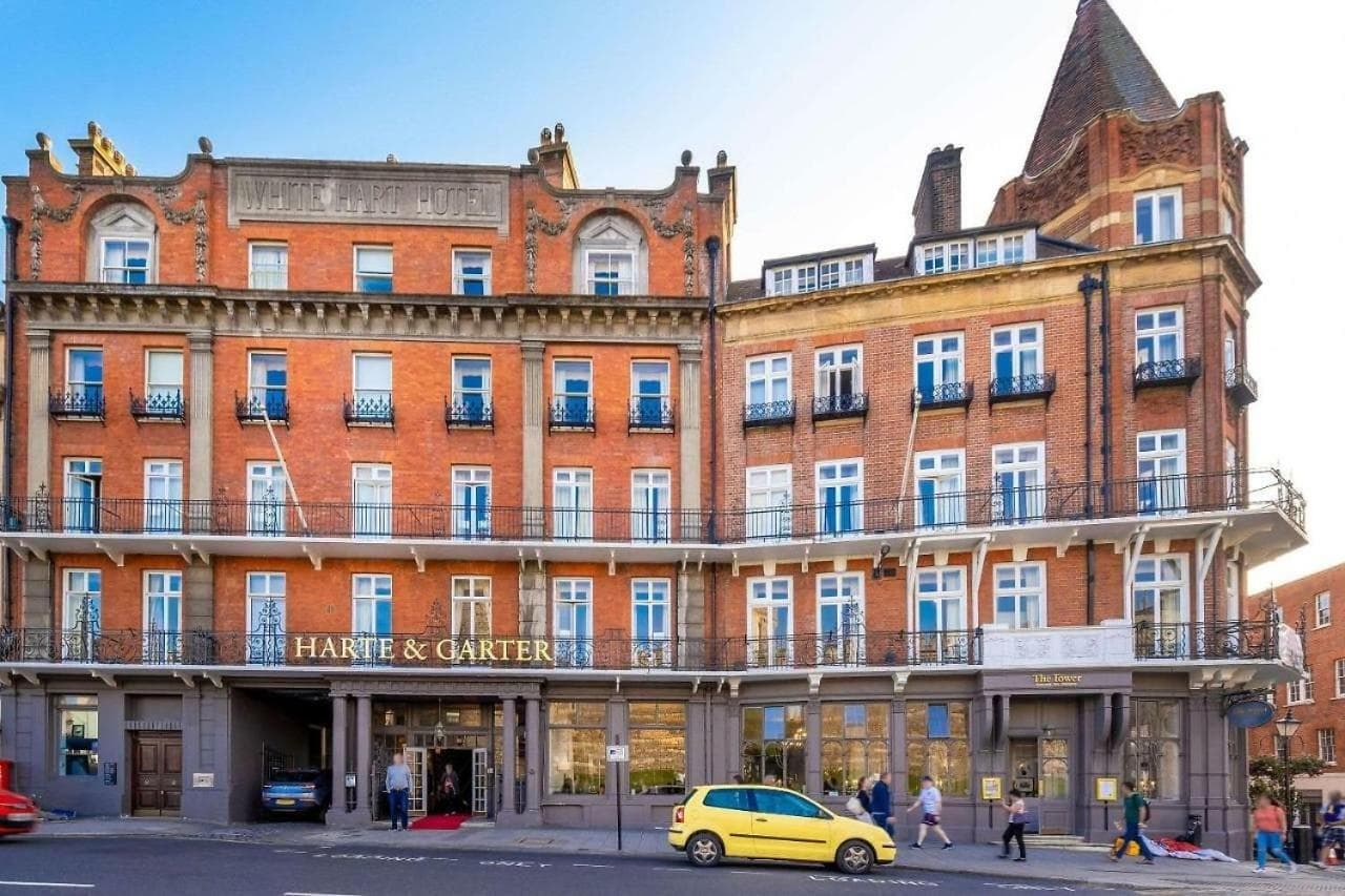 H & G Hotel opposite Windsor Castle