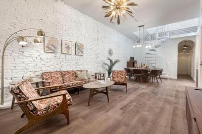 Bourbon Loft 5 bed-2 bath by Hollyhock Suites 2