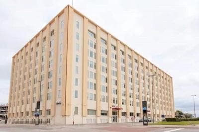 Spacious Downtown Apartment | Pool + In-Unit laundry 2