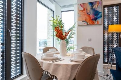 Pet friendly 2BR near station by Asquare Letting 2