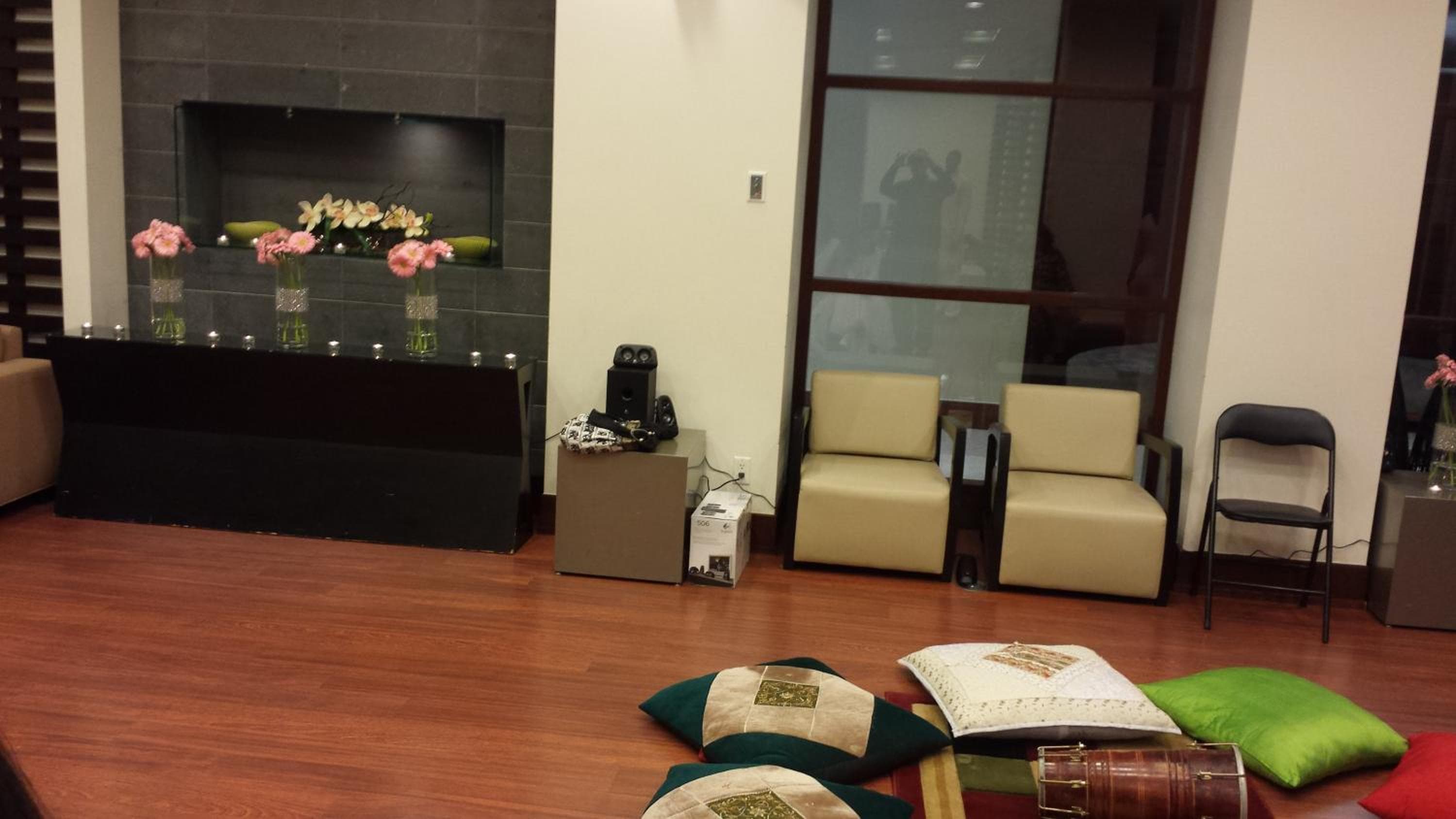 2 Bedroom 1 Bathroom Prime Location in Mississauga