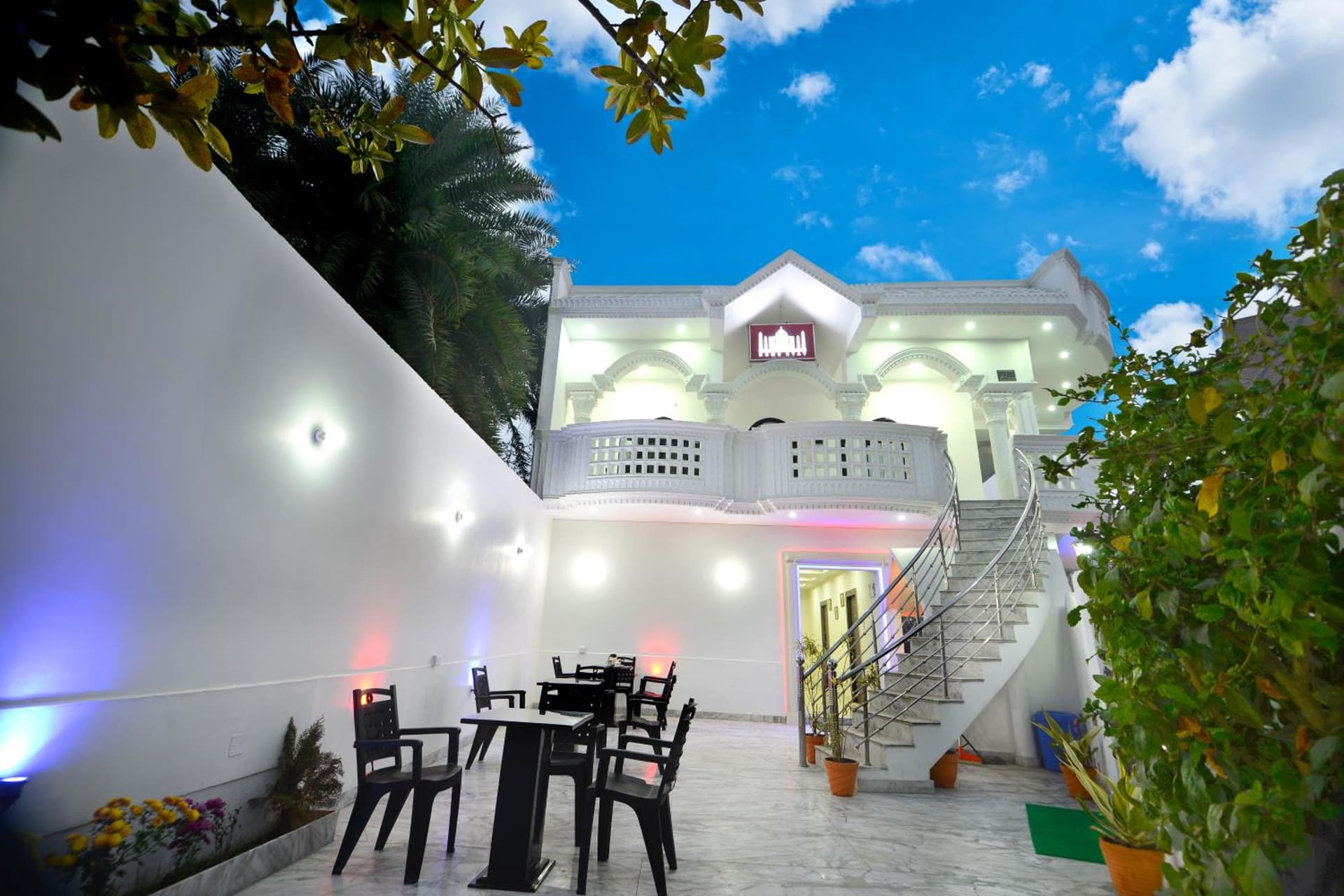 Taj Square A luxurious homestay