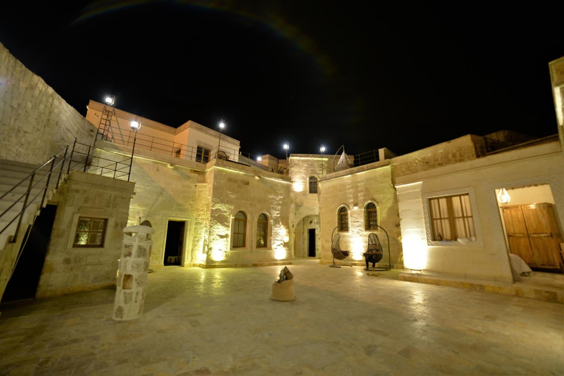 Crassus Cave Hotel