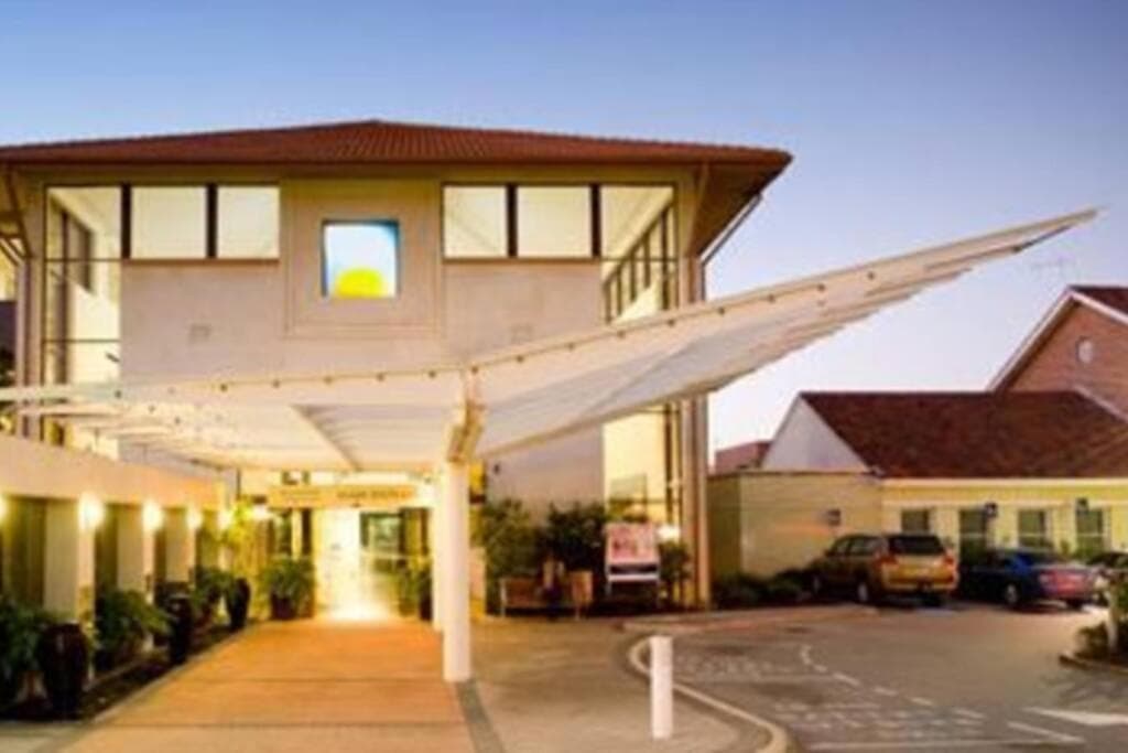 B9 Crawley Apartment 1 BRM & Sleepout near UWA