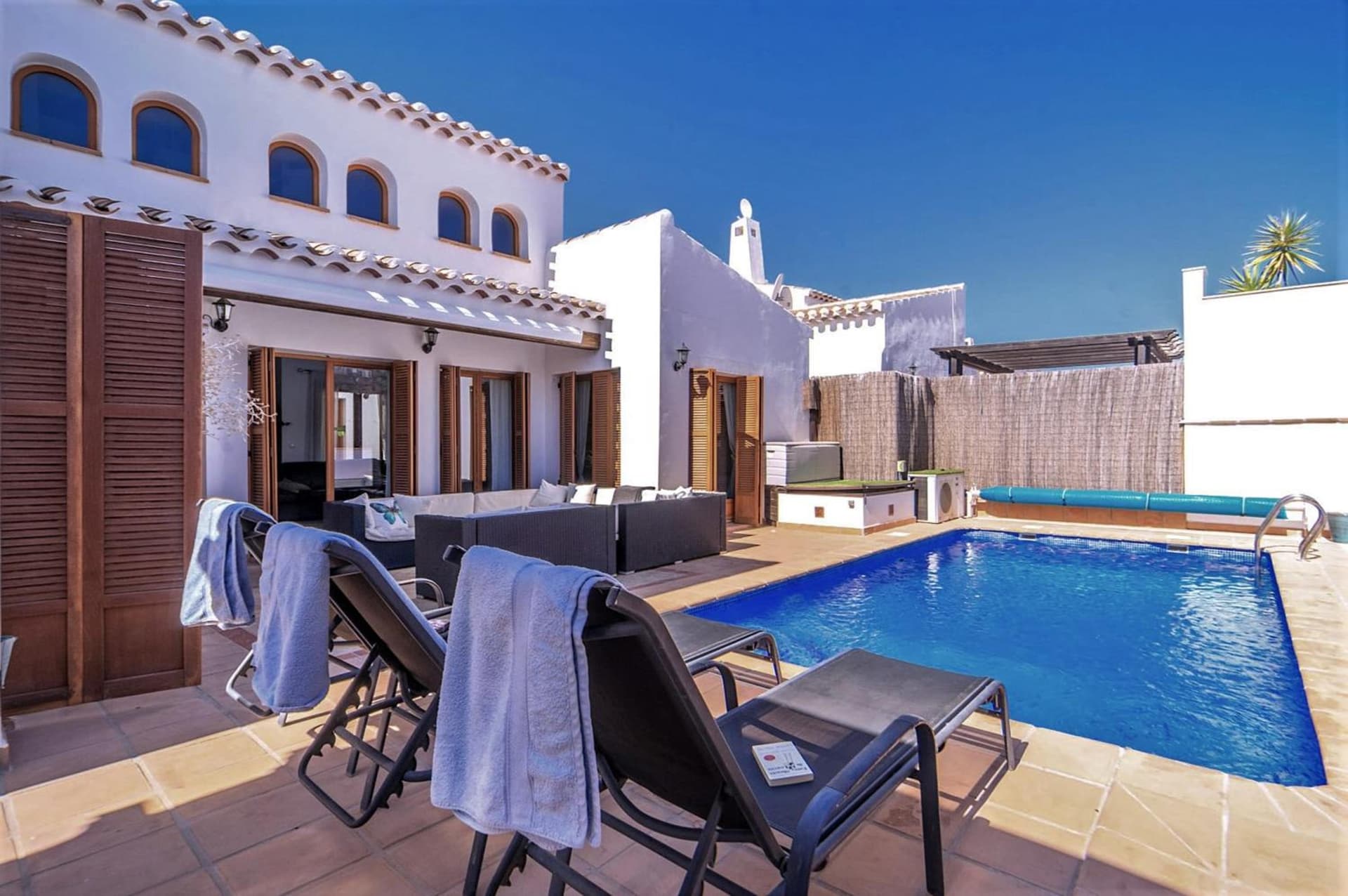 Elegant villa near Murcia with heated private pool