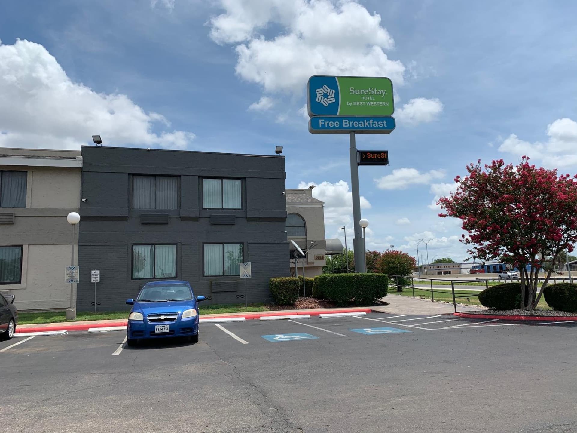 Travelodge by Wyndham San Antonio Downtown Northeast