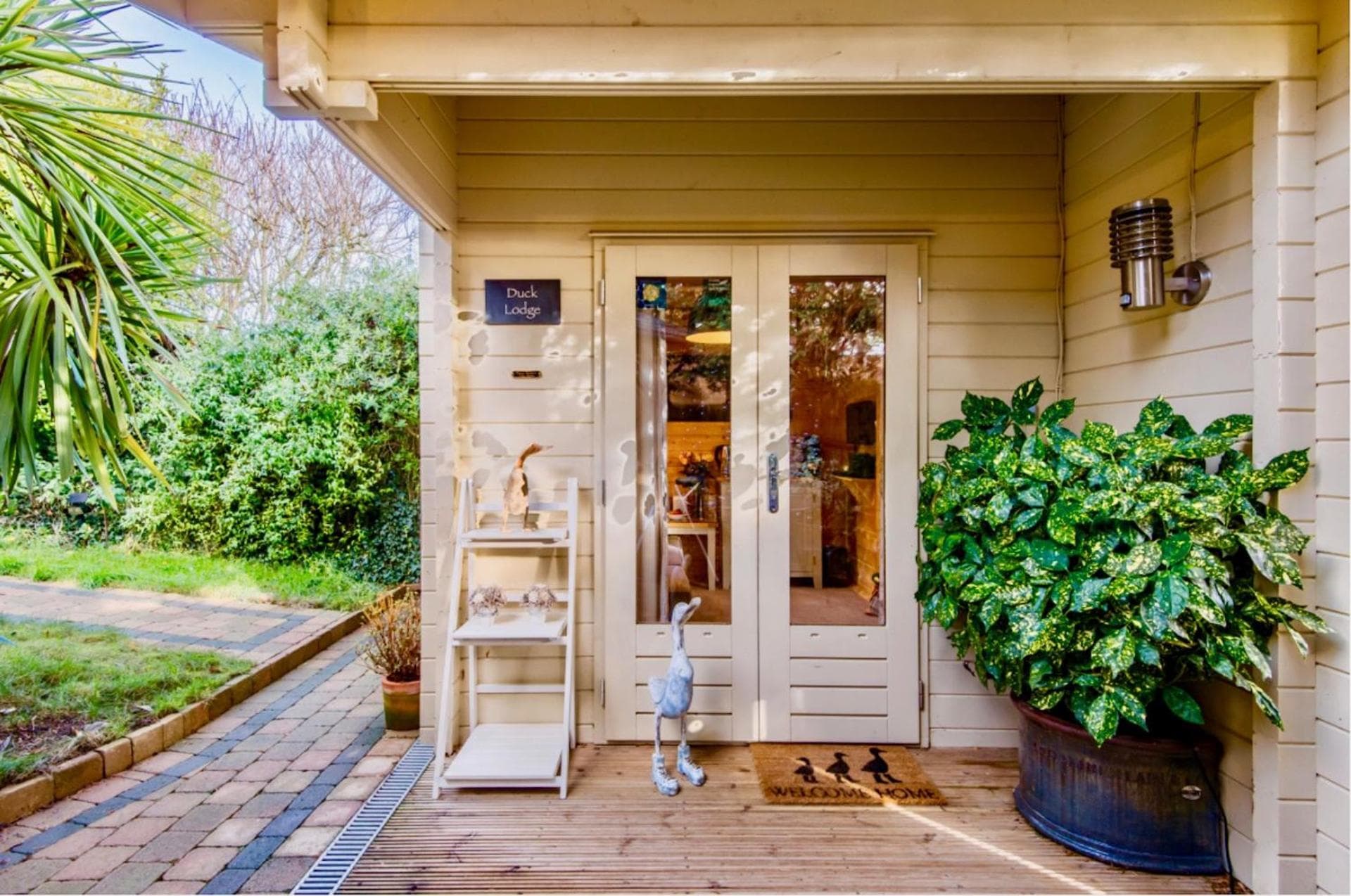 Duck Lodge B&B