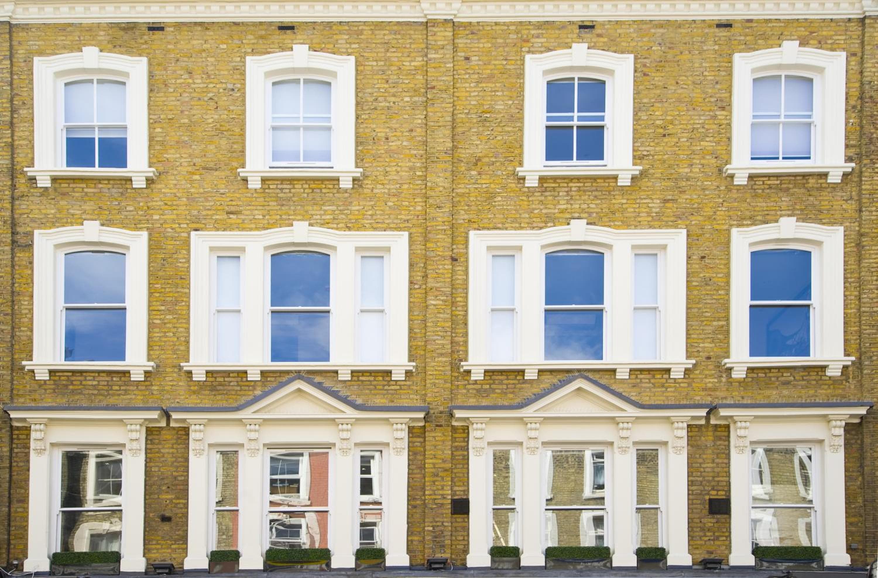 London Court Hotel