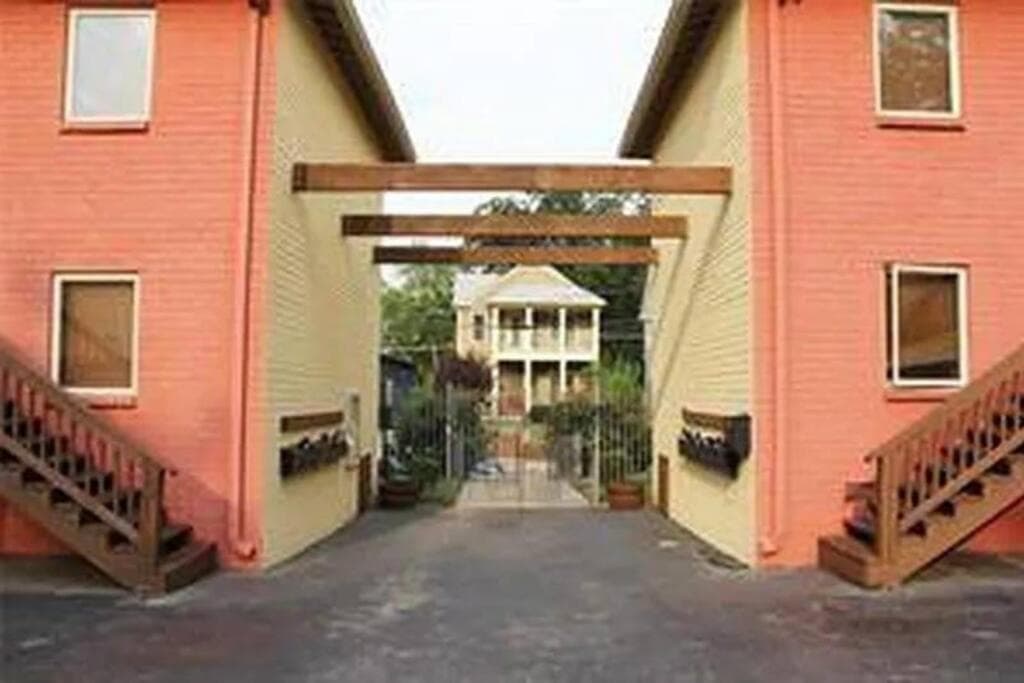 Entire Atlanta Condo Minutes from Downtown