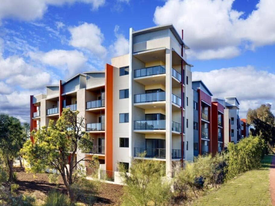 Bright 1 Bedroom Joondalup Stay