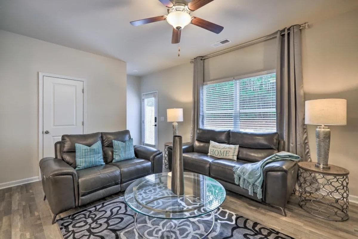 Modern 3BR Townhome 10 mins to Downtown ATL