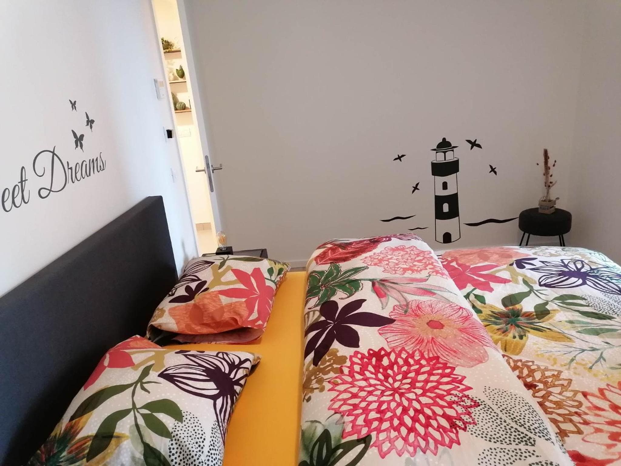 Bartine - modern and spacious flat near the sea, free parking space