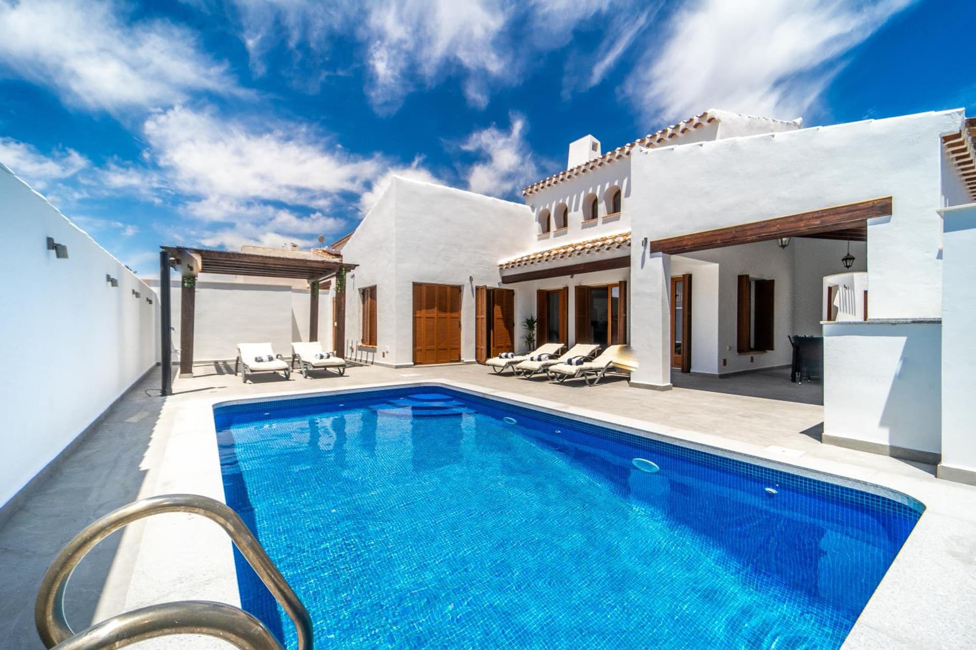 El Valle Golf Resort- Private Pool- Bbq- Parking