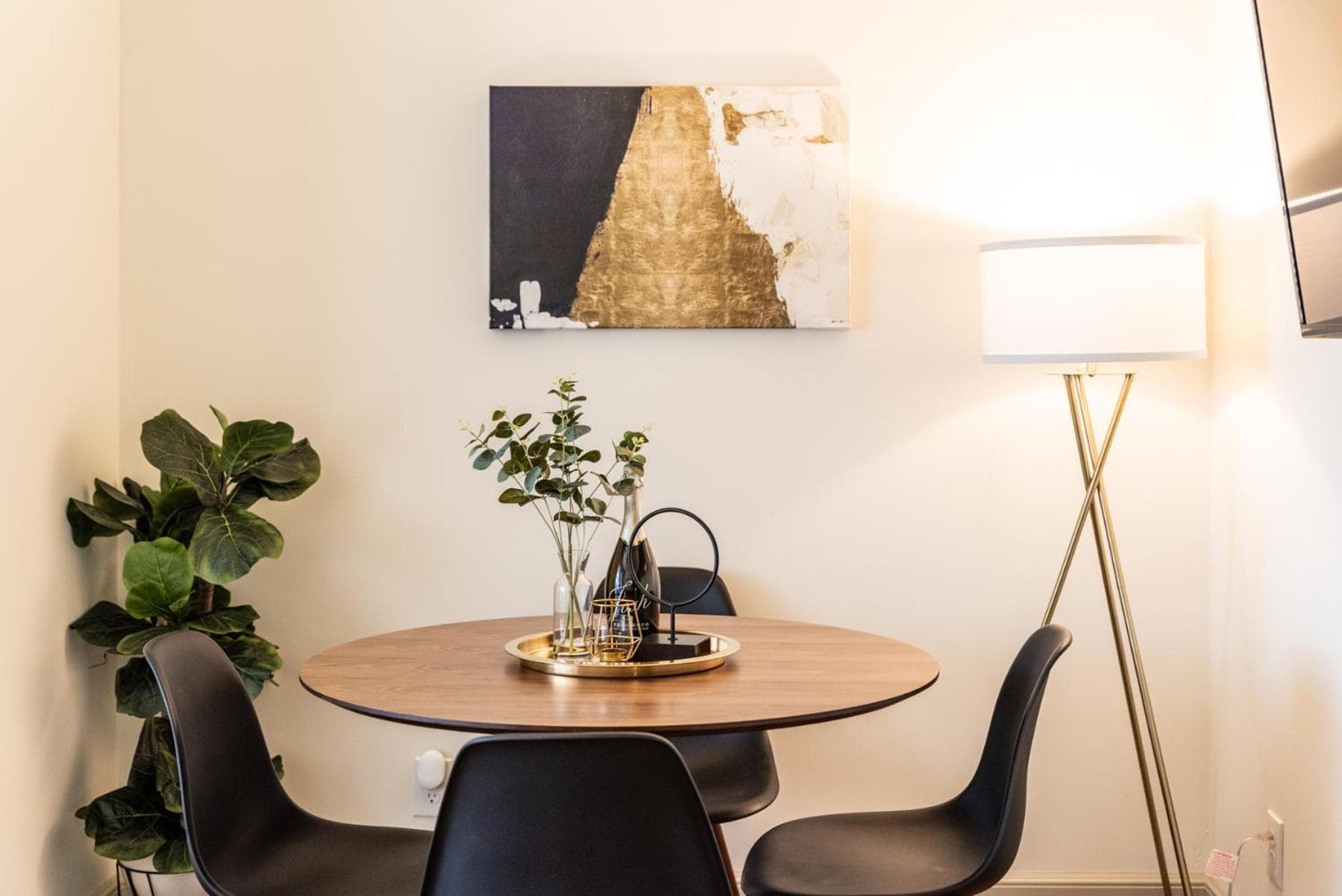 Modern 2BR Stay In Historic West End Near Downtown