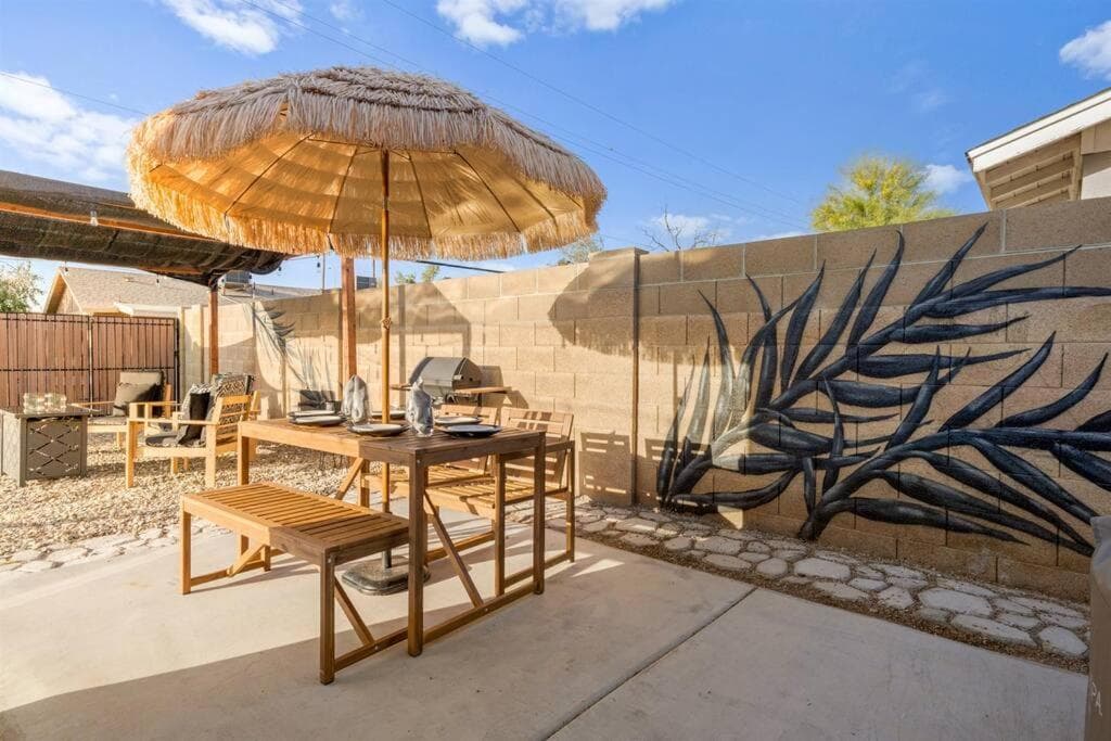 Modern Tempe home with Heated pool, ASU