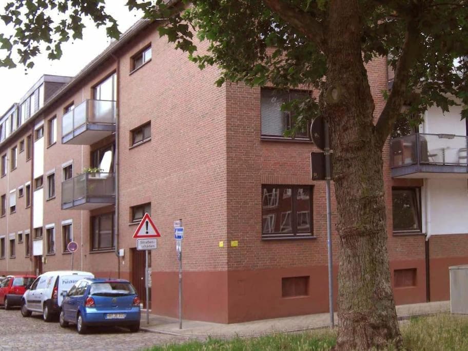 Modernes 1 Zimmer Luxusappartement KLEINER ROLAND mit Parkplatz und Balkon in Bremen Nähe Zentrum