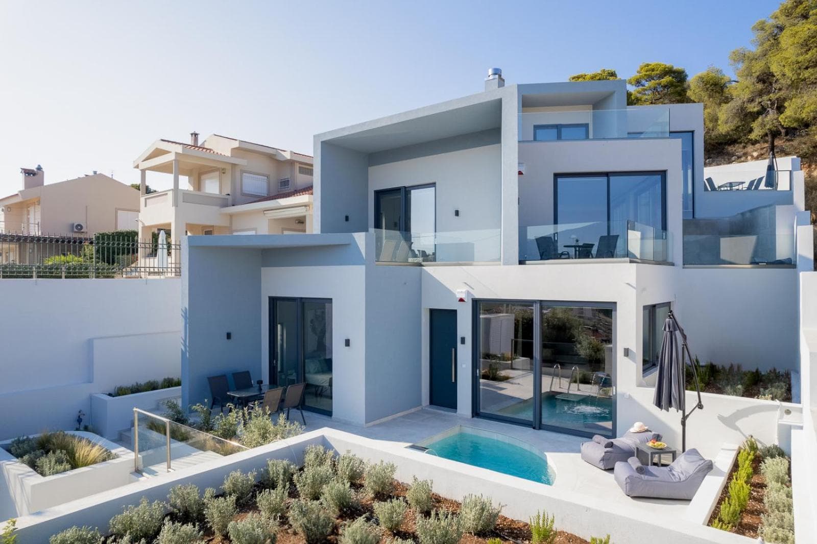 White Cliff Luxury Suites