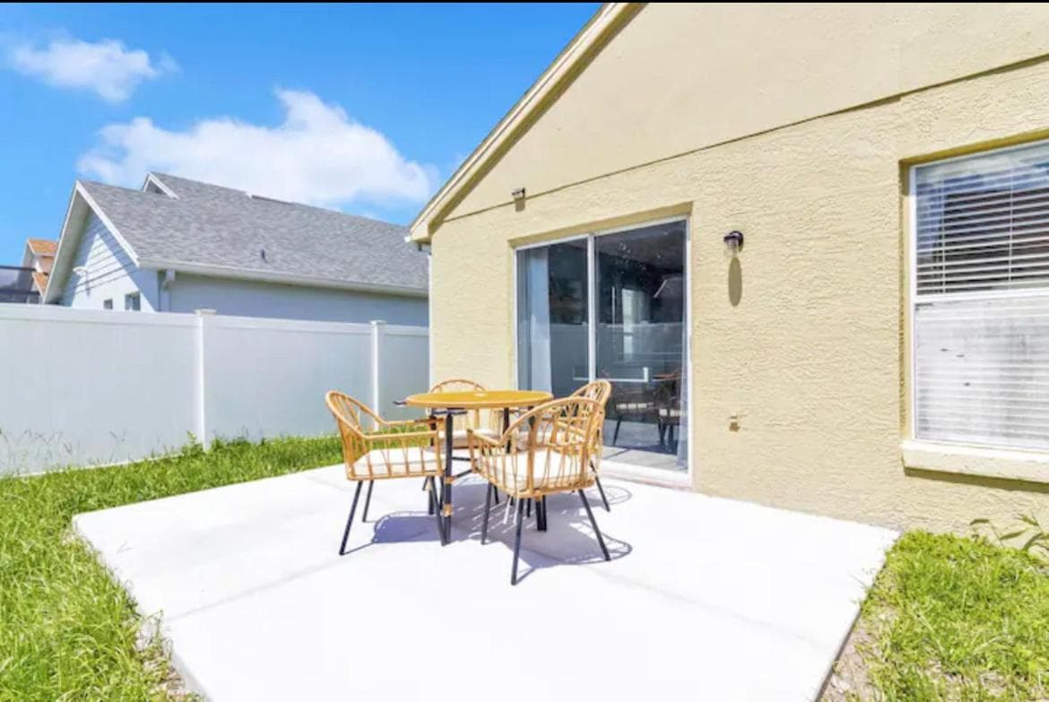 Modern Cozy Home 3 BD/2 BA for Family/Friends