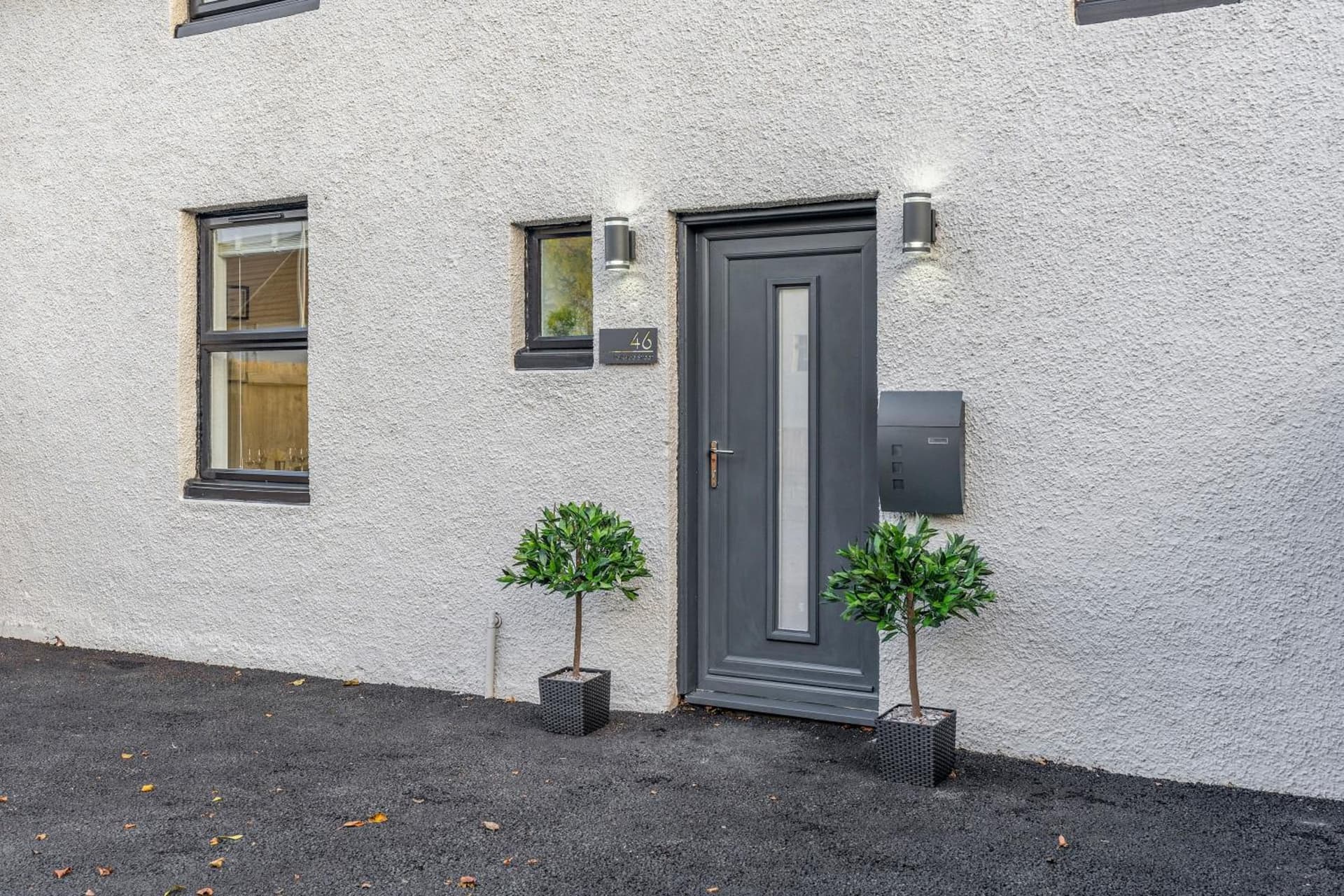 Parkside 2 bedroom house near Dunfermline & Edinburgh