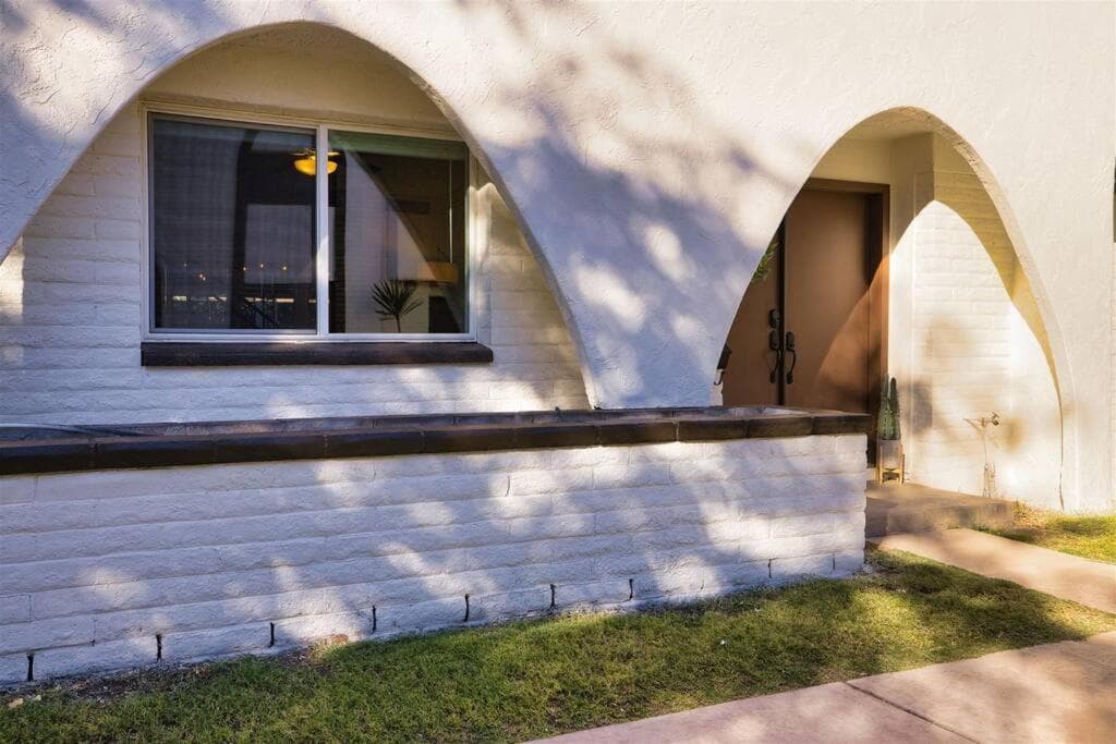 The Scott Pad - Remodeled space, large pool, centrally located in the heart of Scottsdale!