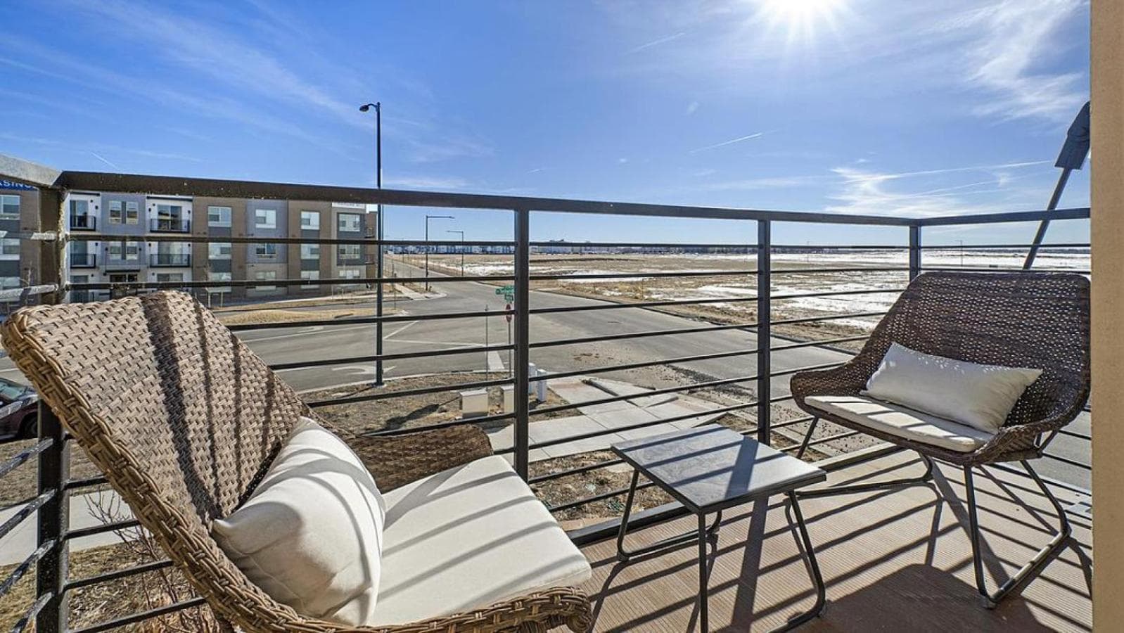Landing Modern Apartment with Amazing Amenities (ID2080)