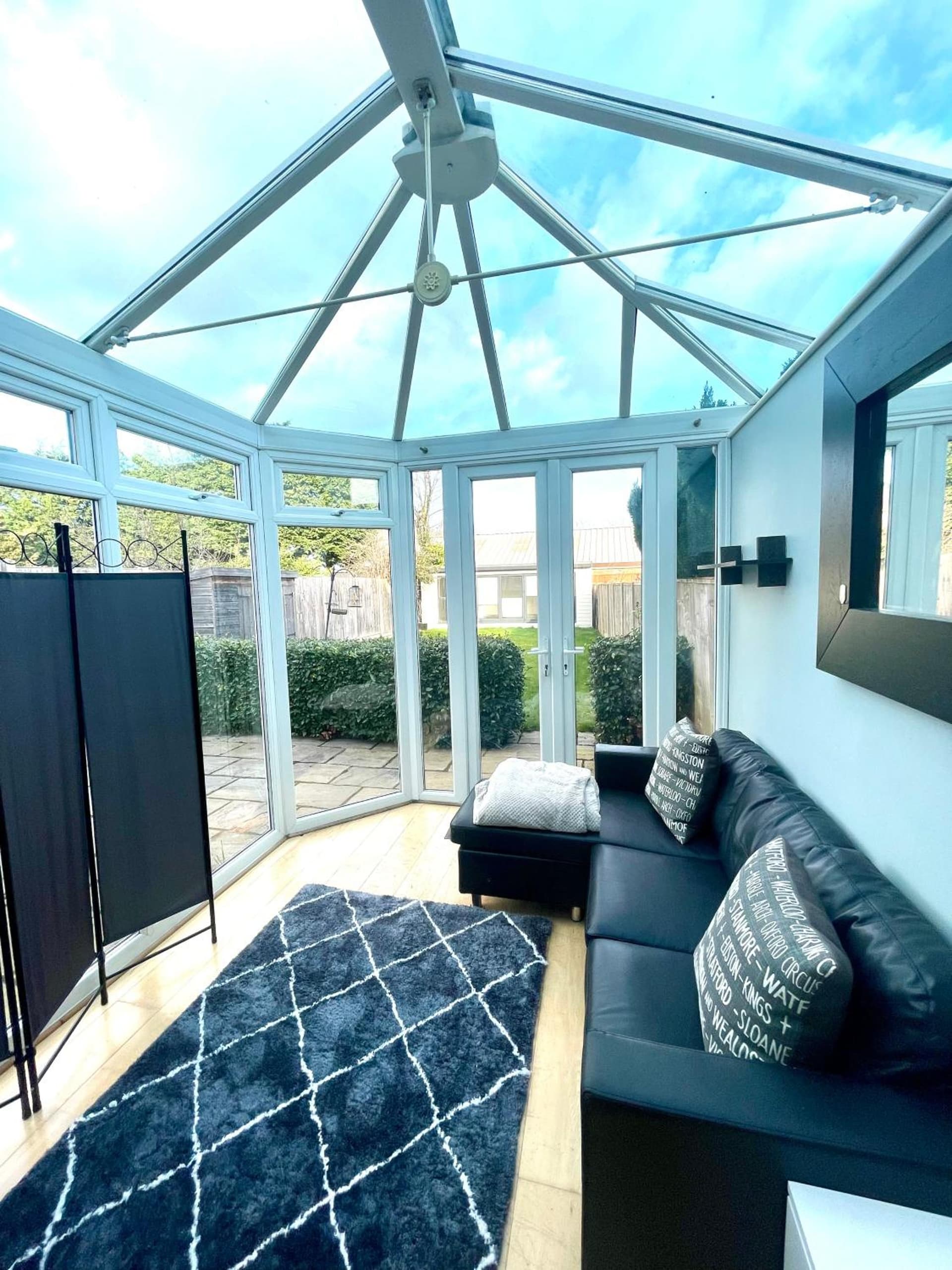 Pilots & Contractors 4 bedroom house