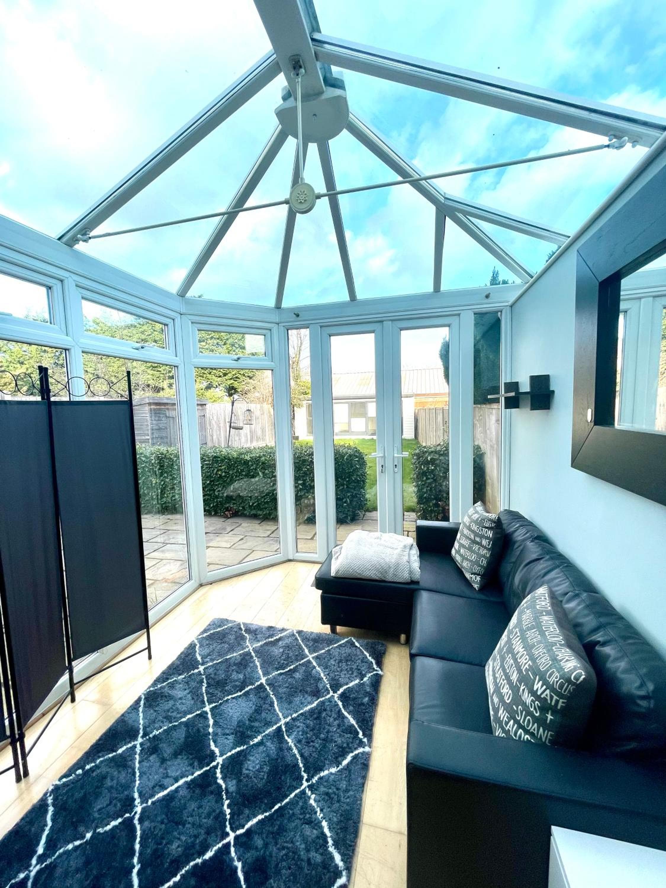 Pilots & Contractors 4 bedroom house