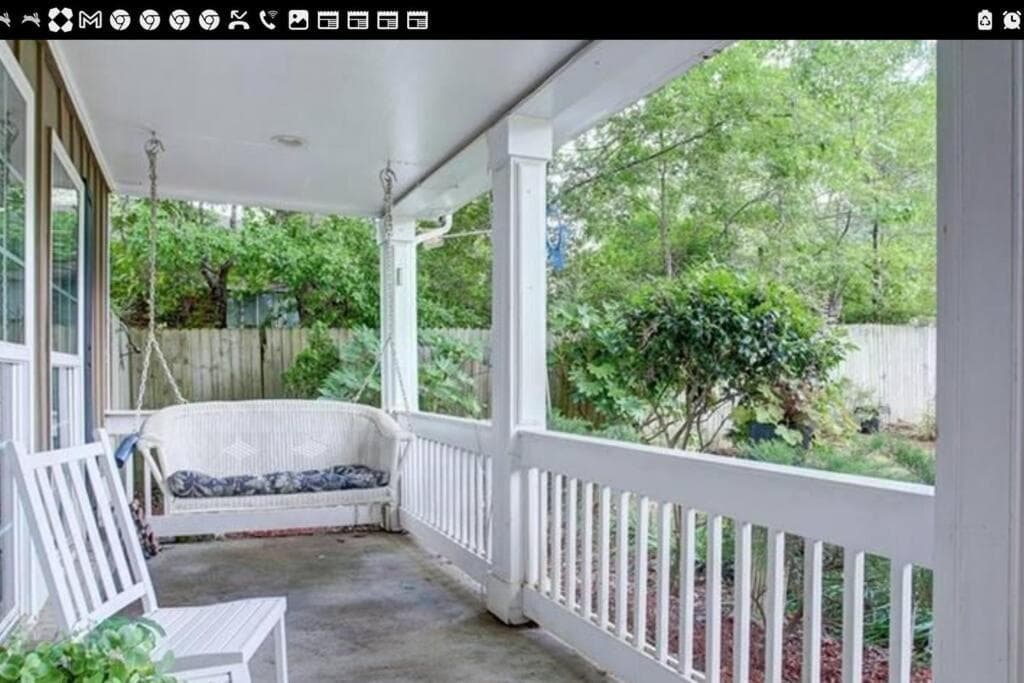 FIFA WORLD CUP, Close to Downtown,1000 mbps WIFI,11-Person Swim Spa, 75" TV 4 Movie Nights, Spacious, Walk To Restaurants, Ping Pong