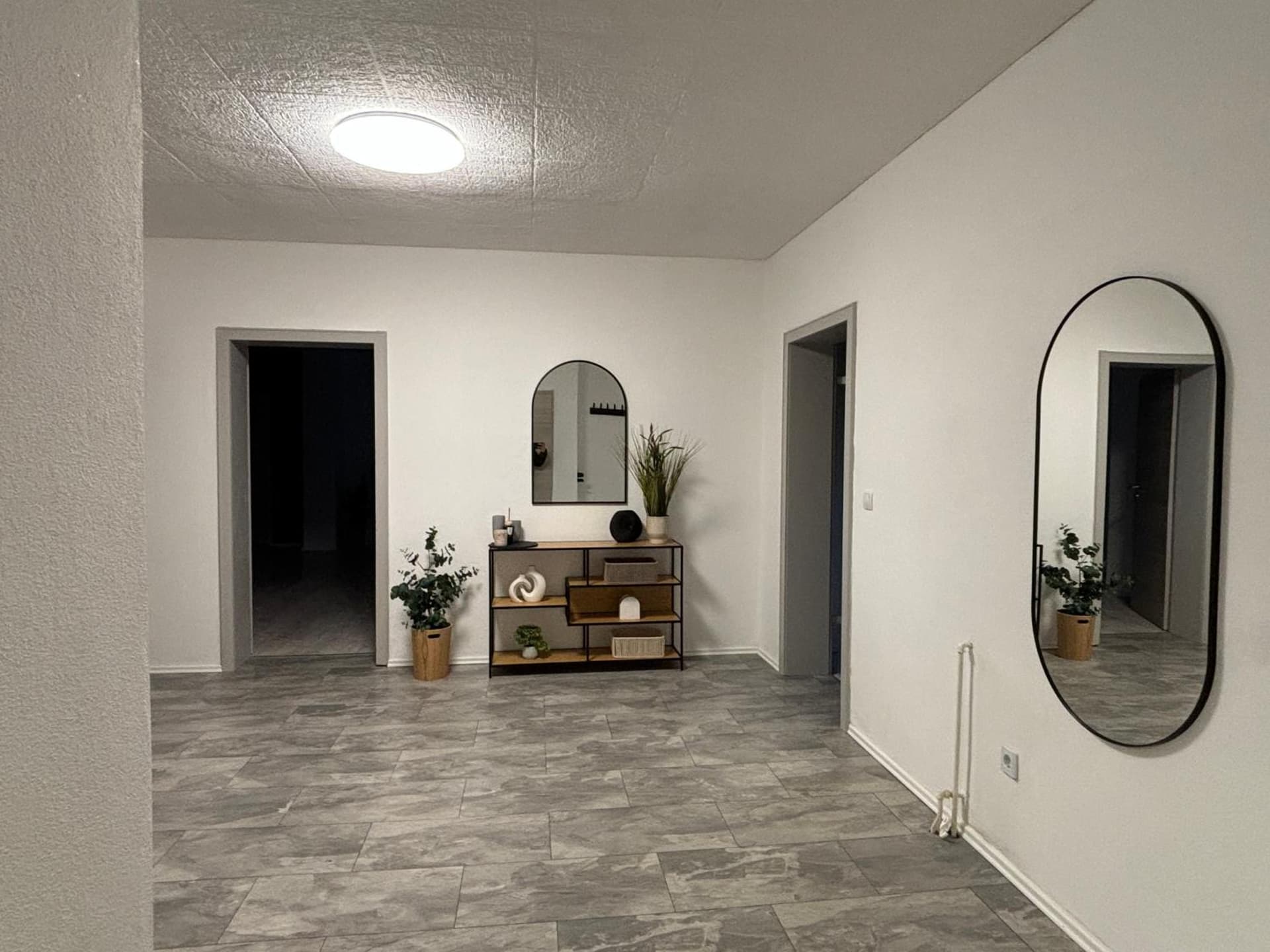 140qm - 4 Zimmer- Parkplatz - Autobahn - blauer See - MalliBase Apartments