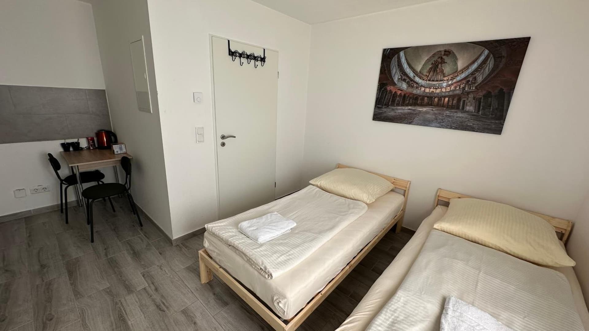 Modern Living Apartment Hotel