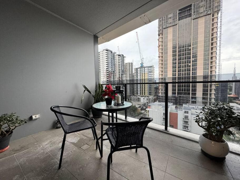 Luxury and convenient unit in South Brisbane