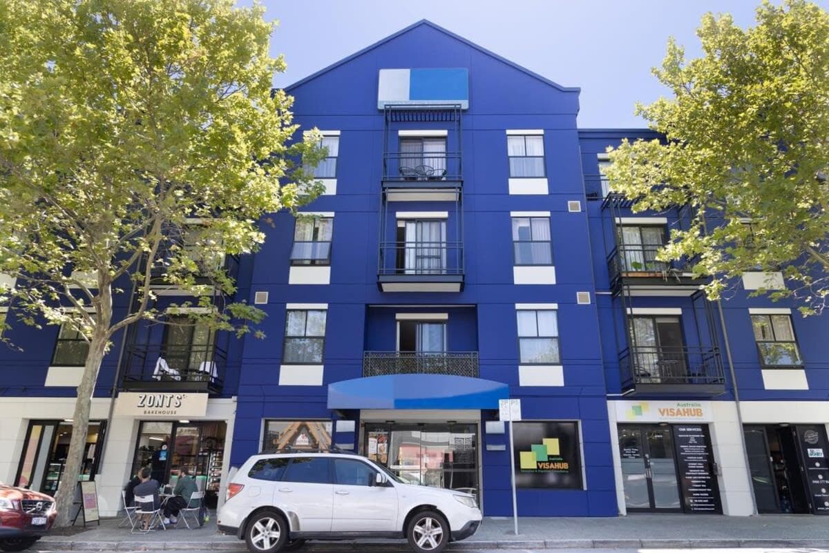 Executive Apt - 2BR 1BA w Parking