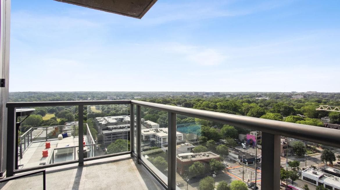 Piedmont Park 3 bdrm with city views