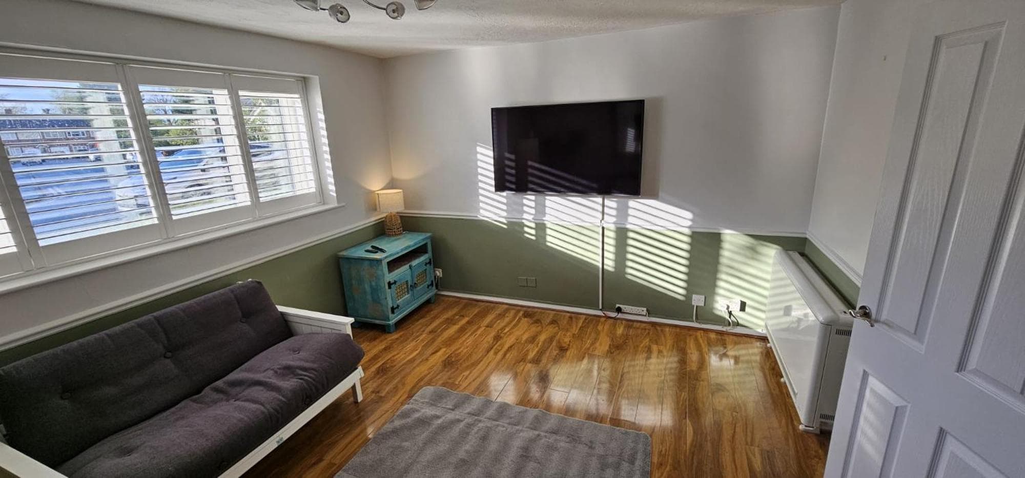 Large 2 Bed Ground Floor Flat & Sofa bed