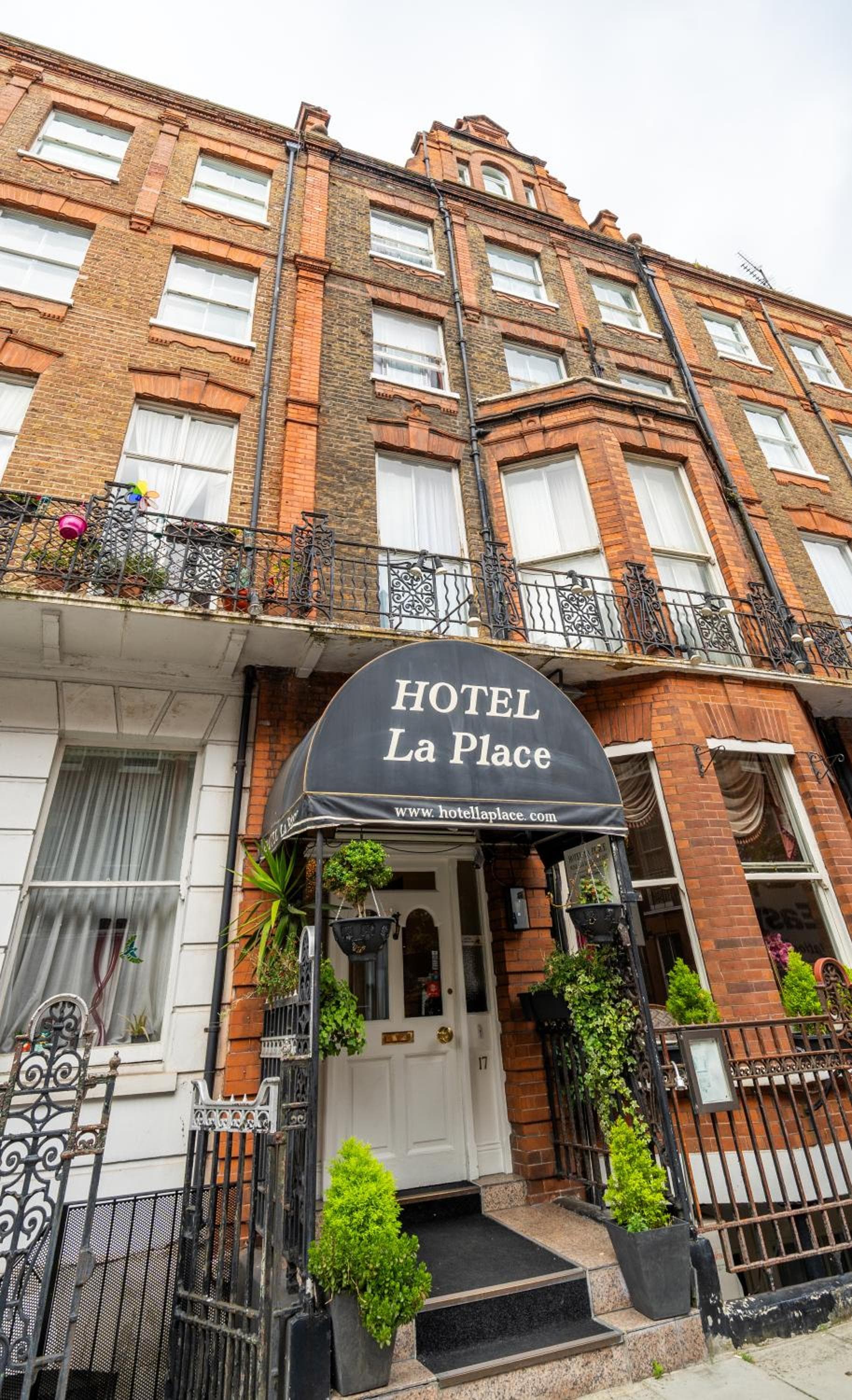 Hotel La Place