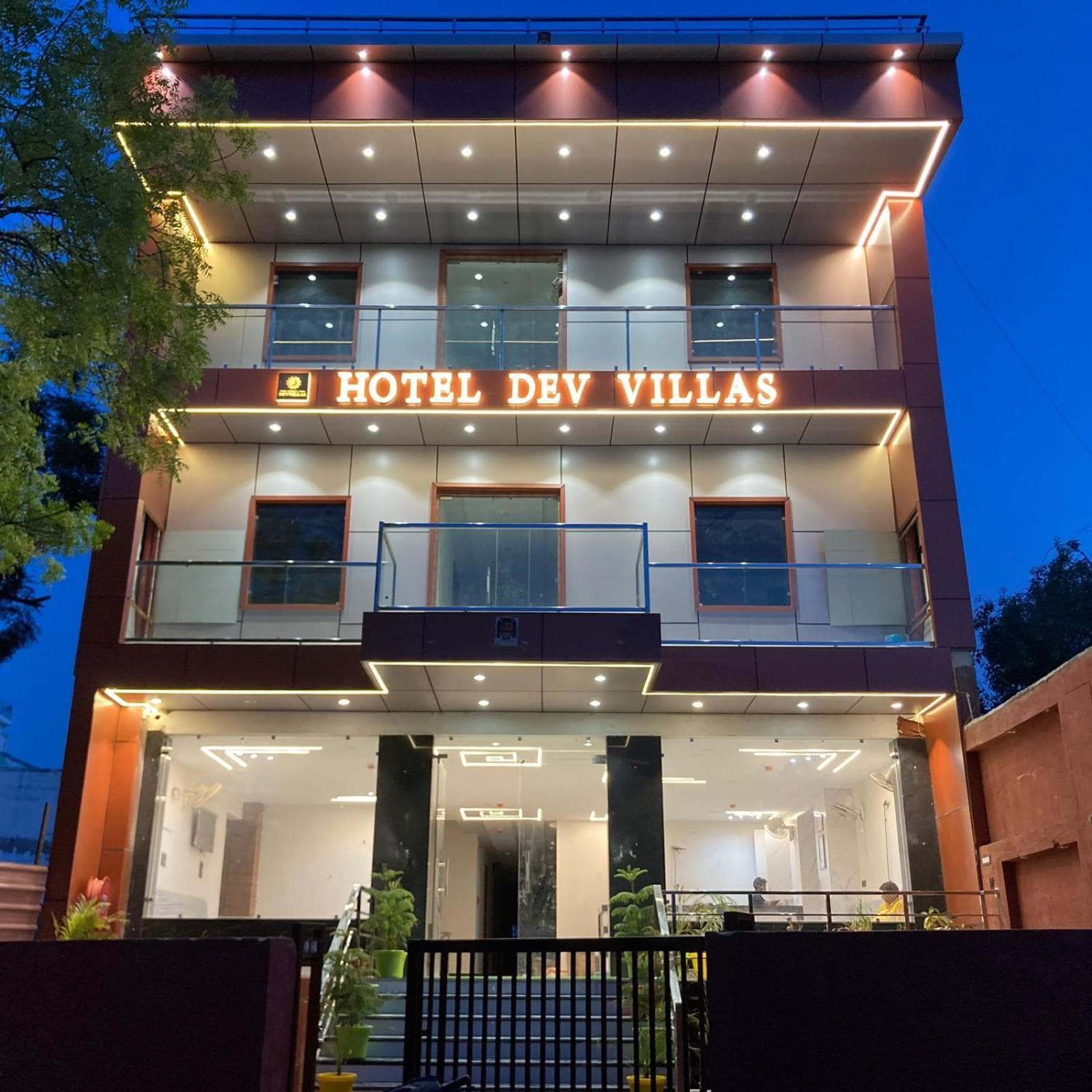 Hotel Dev Vilas 600 Metres from Taj Mahal