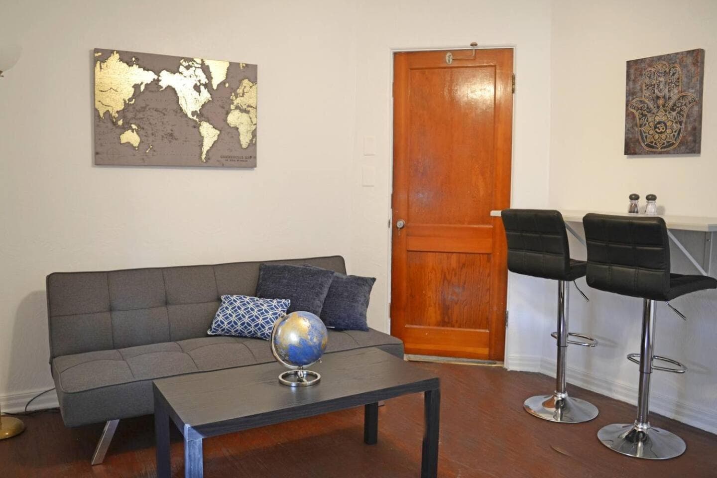 Cozy 2br Getaway Work-ready & Pets Ok