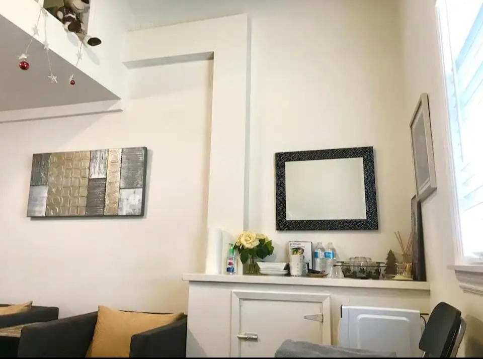 OLIVE suite with loft & private entrance