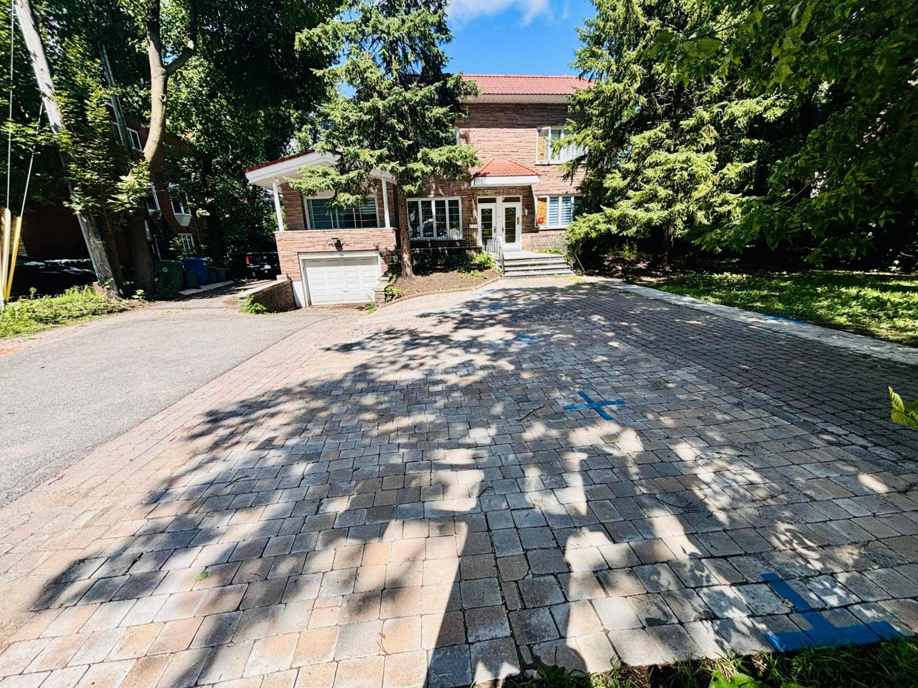 Spacious Group Home Combo, Sleeps 20- Free Parking