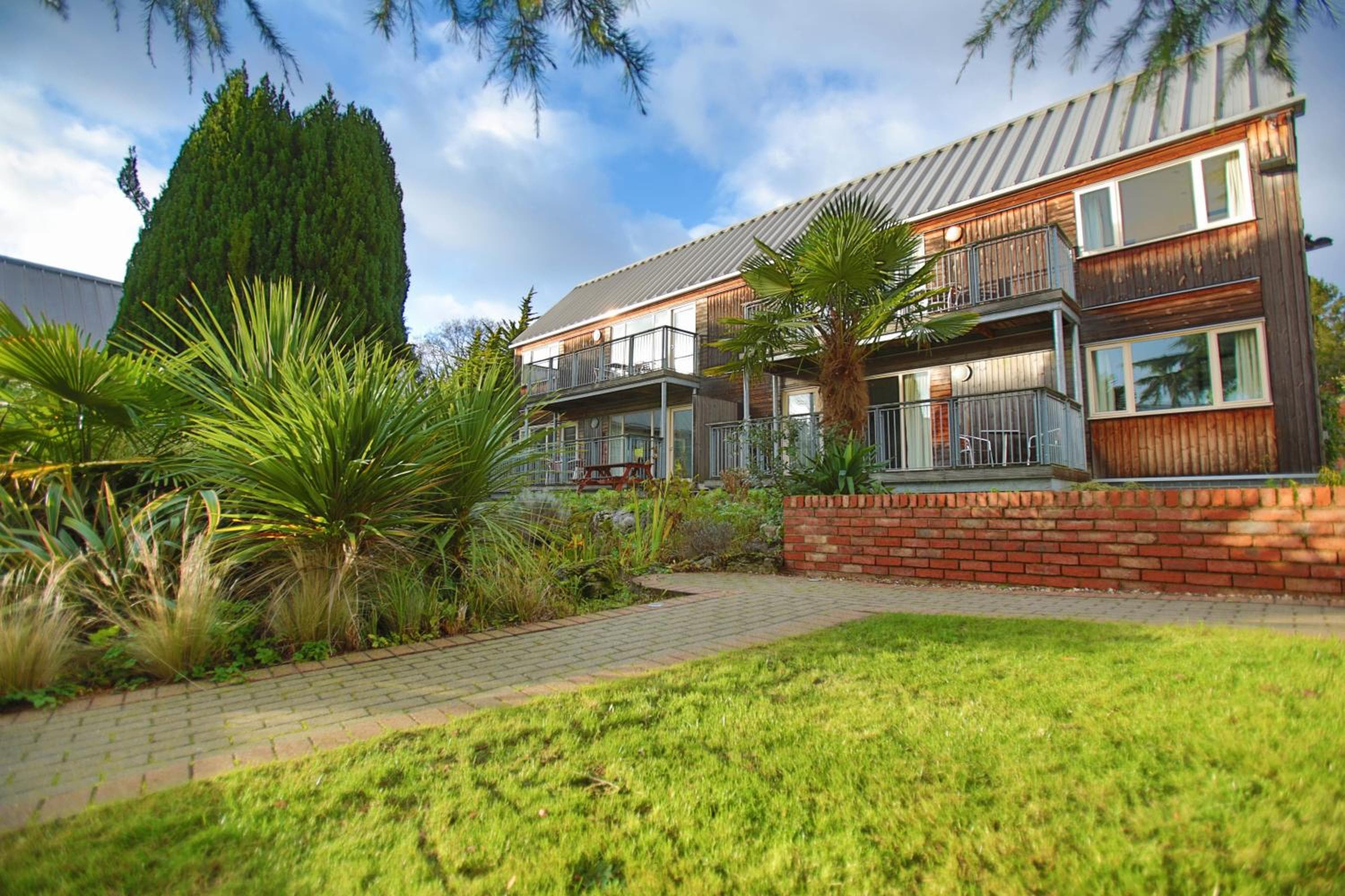 Oaklands Hotel