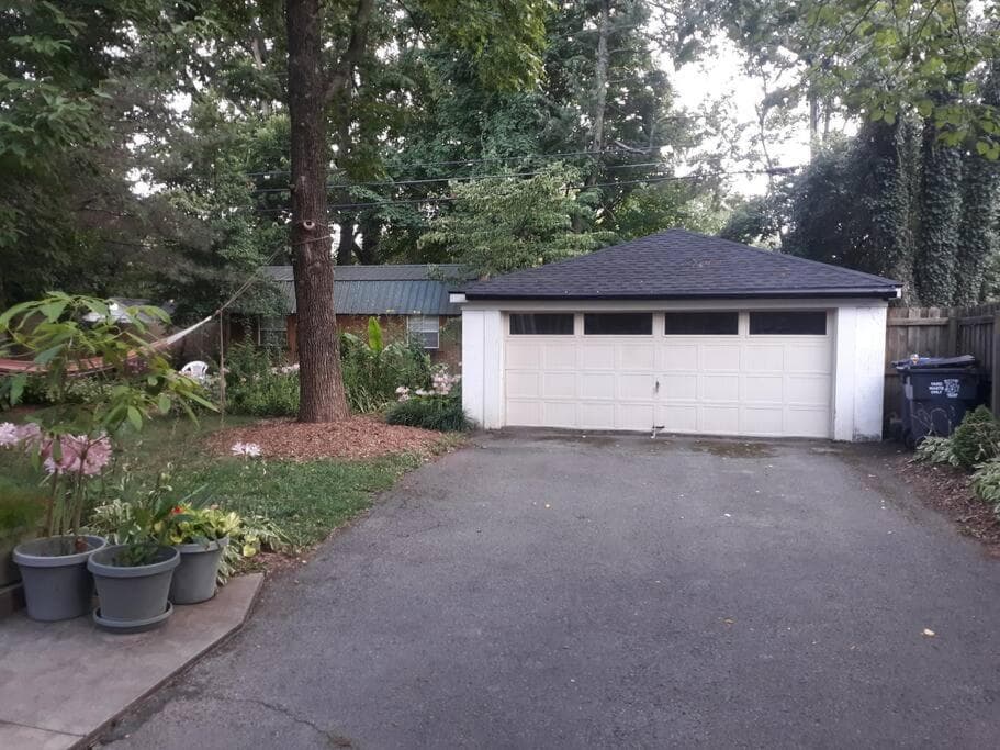 Shady Nook in Glendover