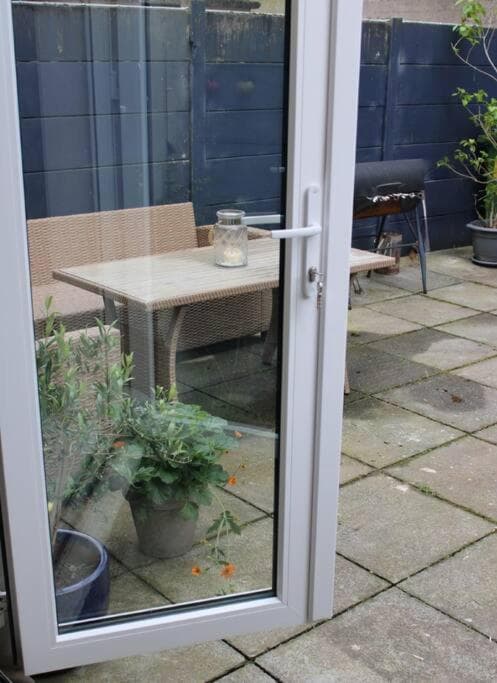 Riverside home for rent in city centre