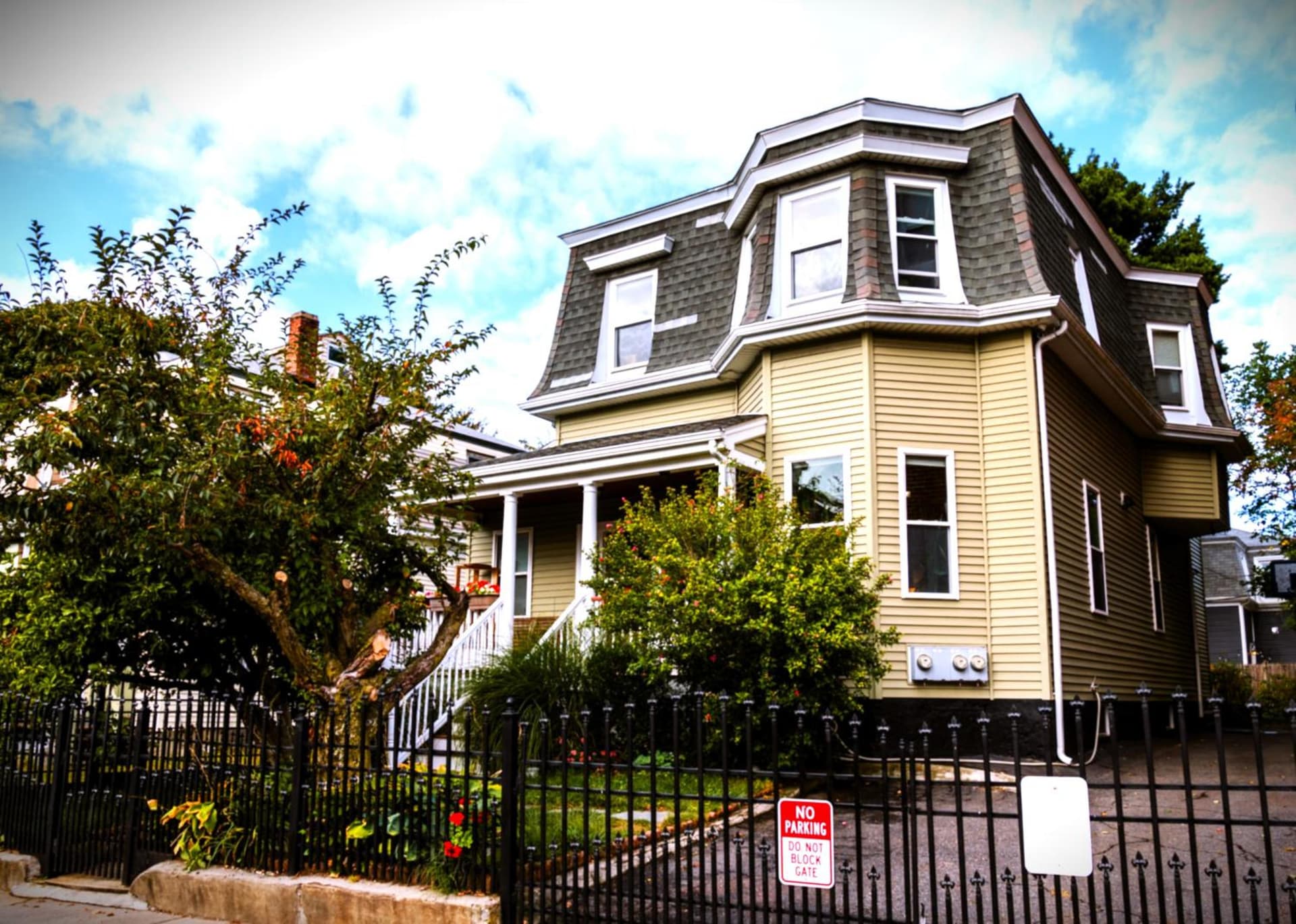 2 bedroom Boston condo in Jamaica Plain with parking