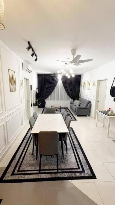 Ita Ahmat Homestay Kota Warisan- Near KLIA