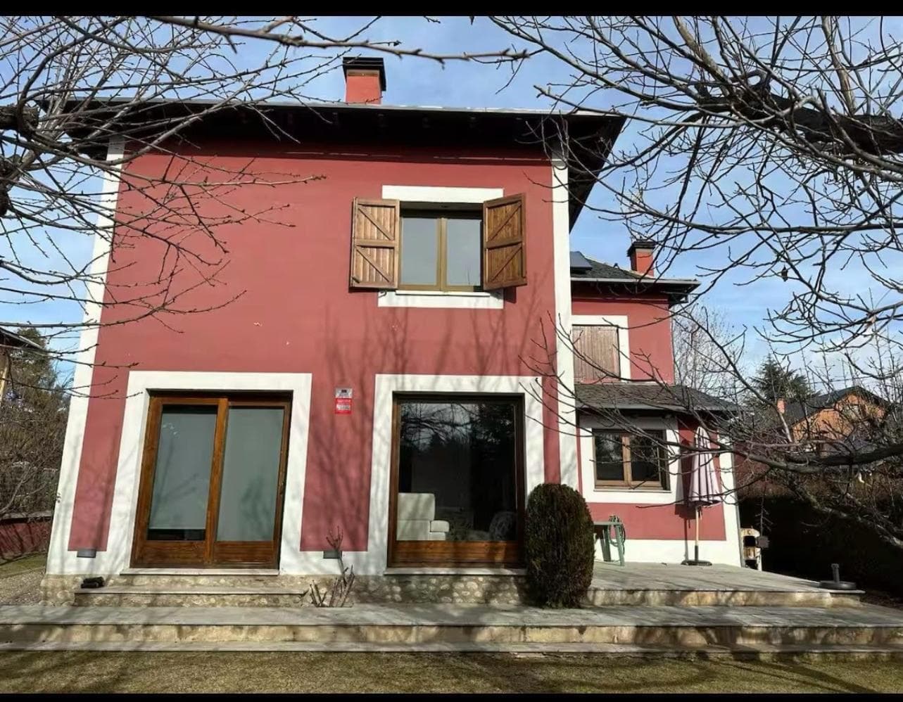 CAL QuEROL Llac, Villa con jacuzzi y jardín en Puigcerdà centro