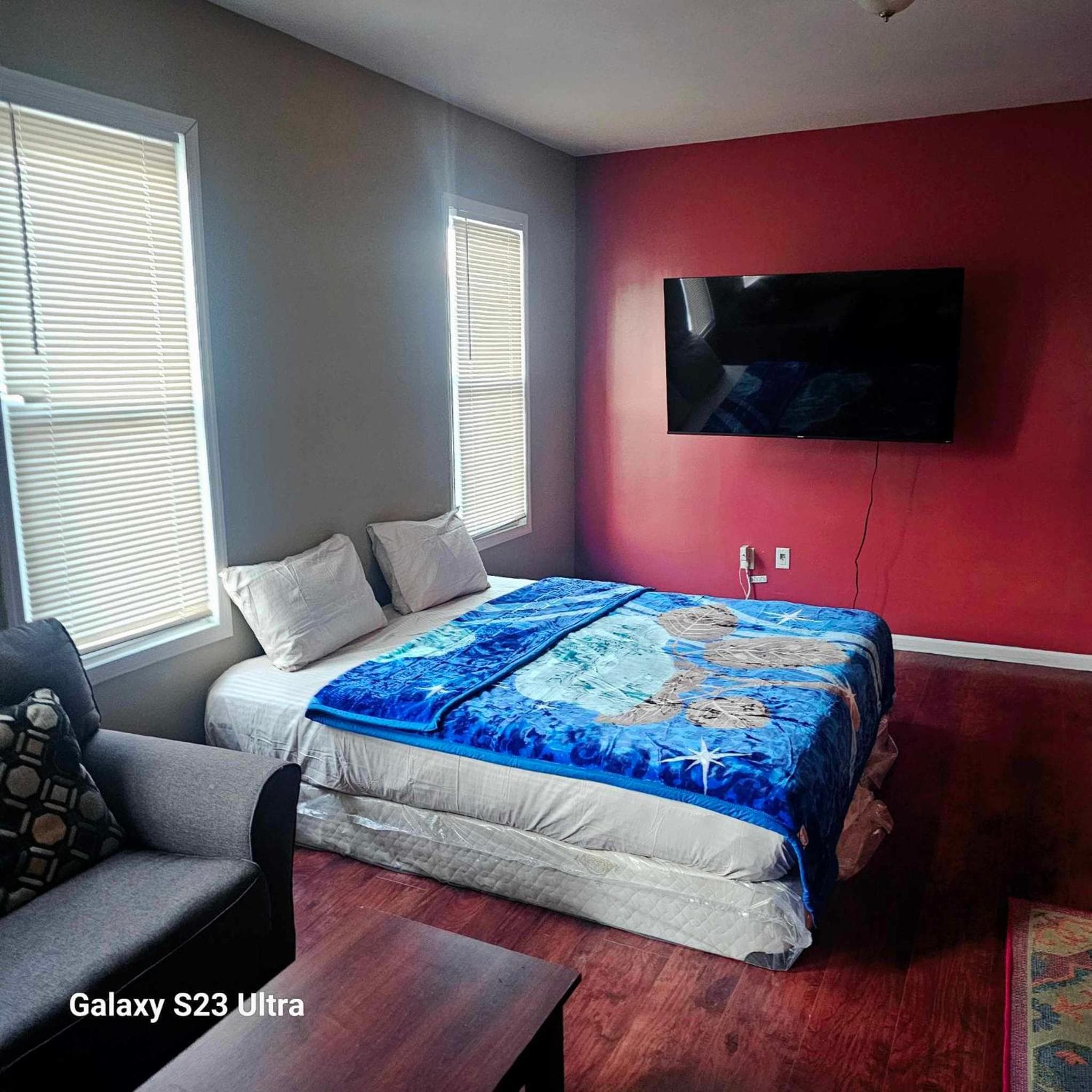 Divine Villa & Resorts Guest House - 283 Lehigh Ave