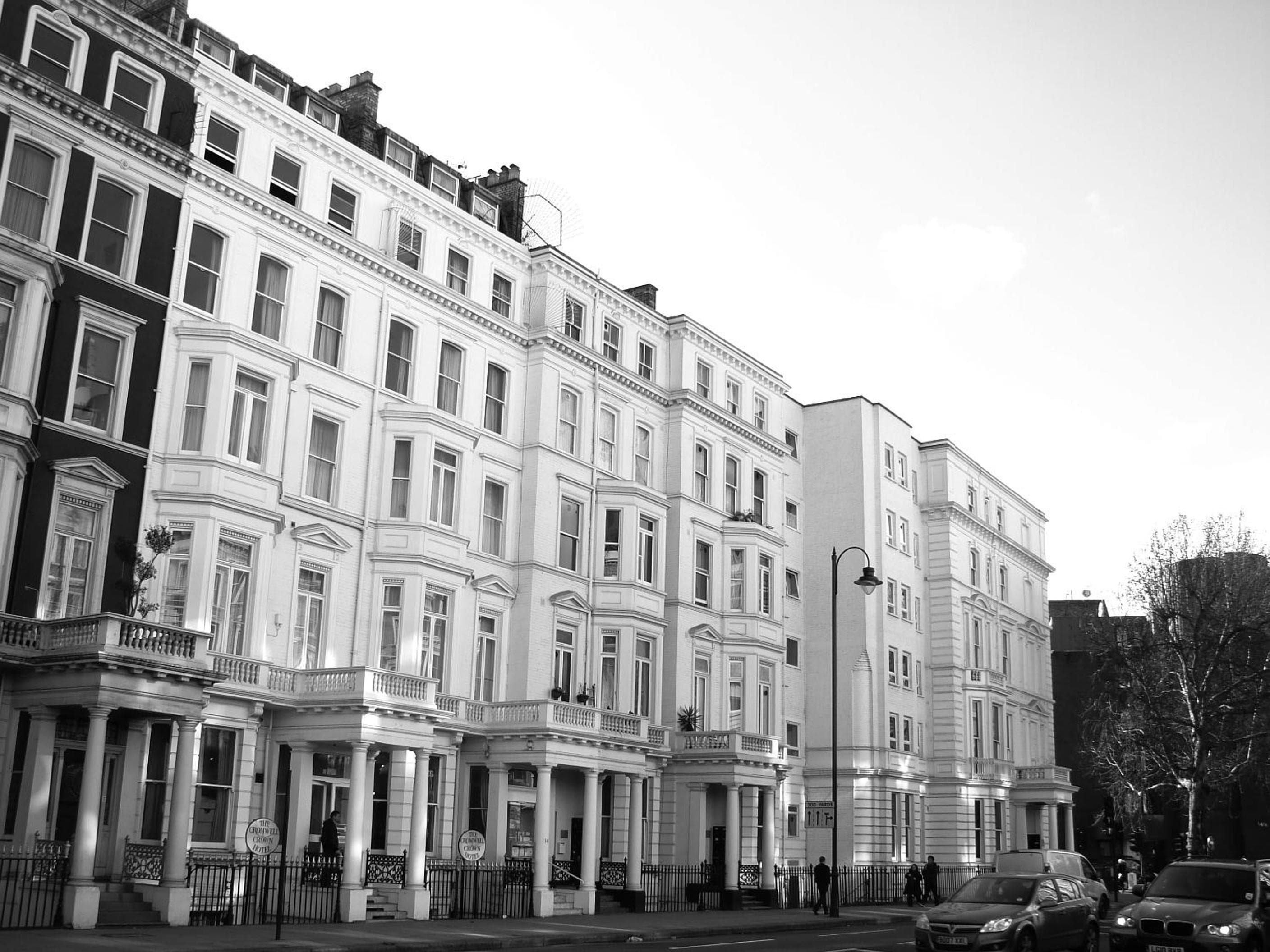 Cromwell Hotel