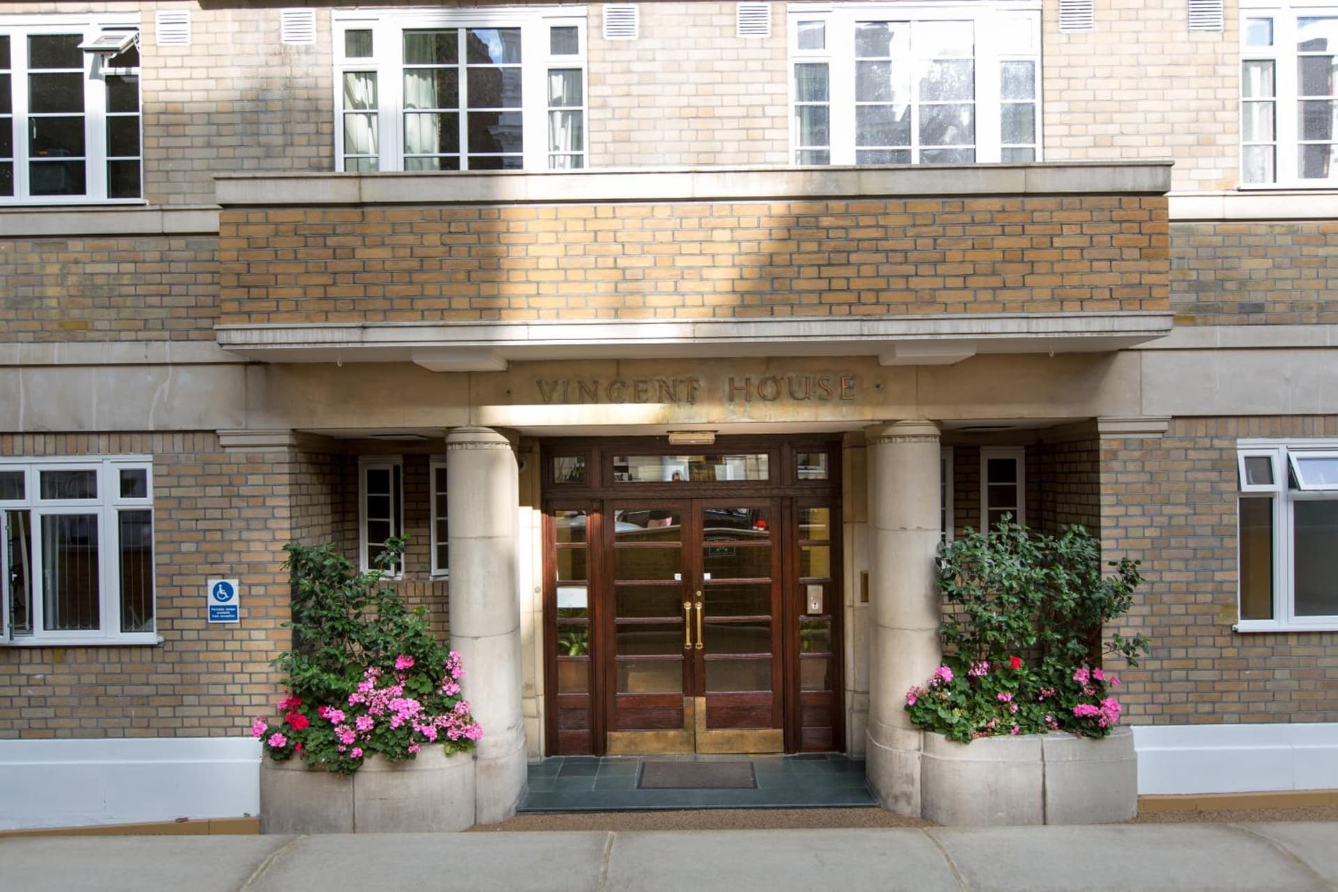 Vincent House London Residence