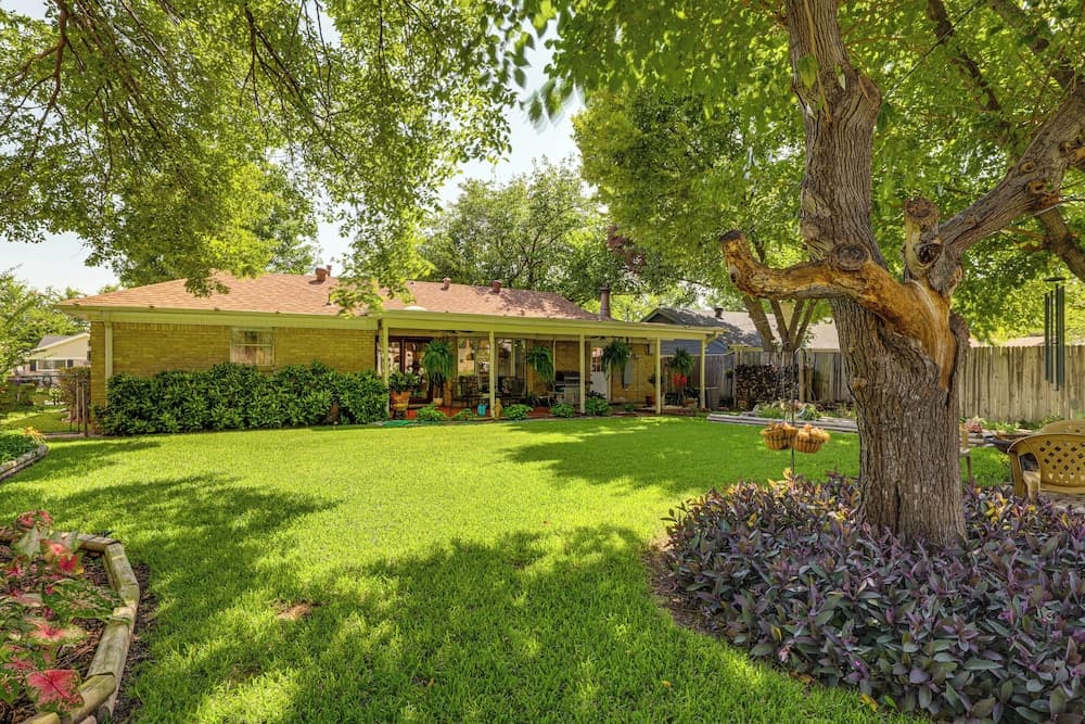 Home w/ Backyard Oasis < 7 Mi to At&t Stadium!