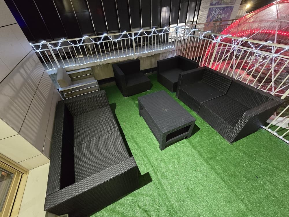 Elite Terrace - Spacious Apt w Terrace
